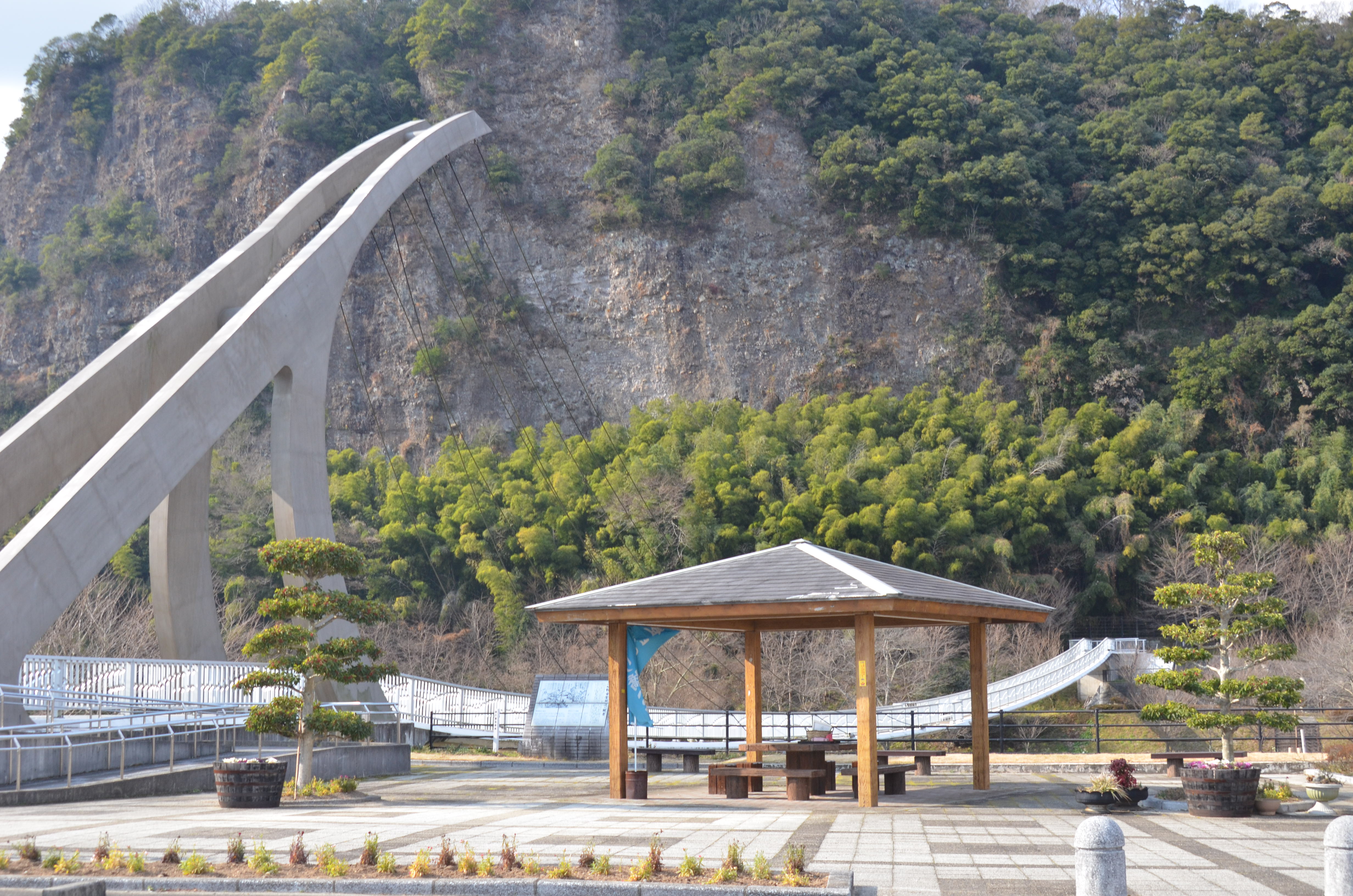 鷹栖観音・鷹栖つり橋公園